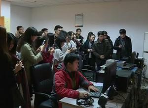  重庆大学城市科技学院53名师生走进江津网